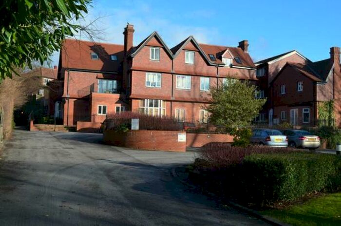 2 Bedroom Apartment To Rent In Cardigan Road, Leeds, LS6