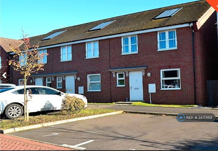 3 Bedroom End Of Terrace House To Rent In Croft Avenue, Rugby, CV21