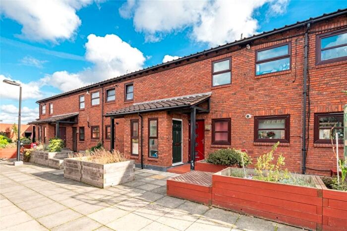 2 Bedroom Flat To Rent In Blenheim Rise, Seven Sisters, N15