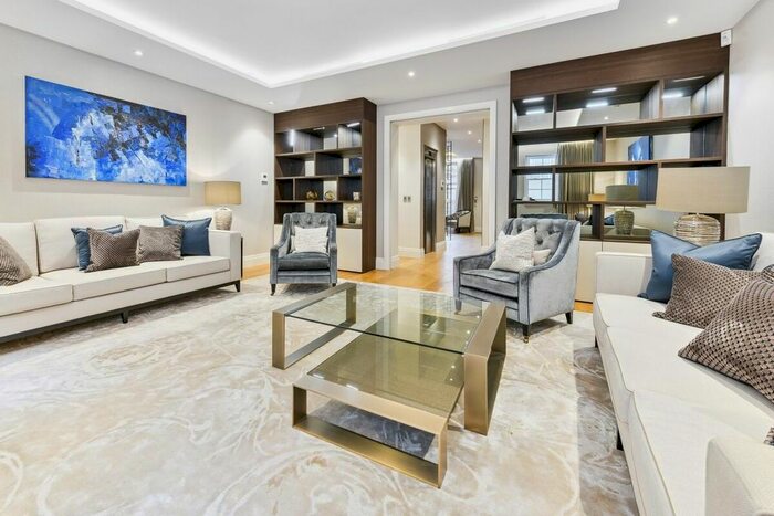 5 Bedroom Semi-Detached House To Rent In Woods Mews, London, W1K