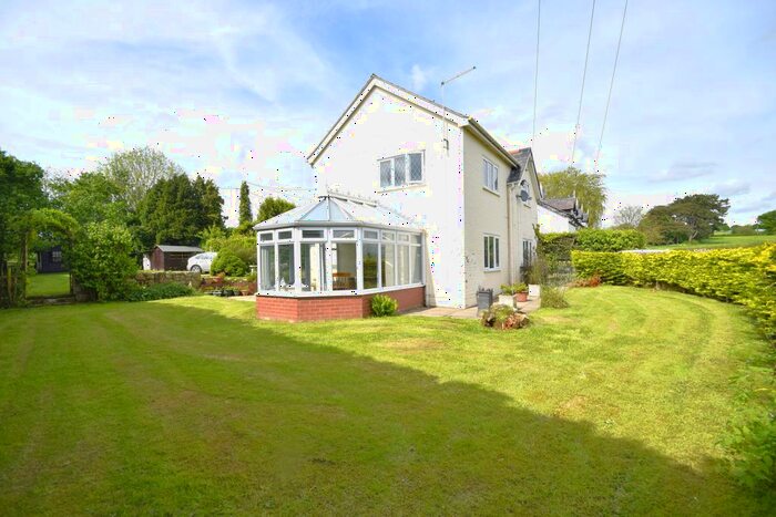 3 Bedroom Cottage For Sale In Cholmondeley Road, Hampton, Malpas, SY14