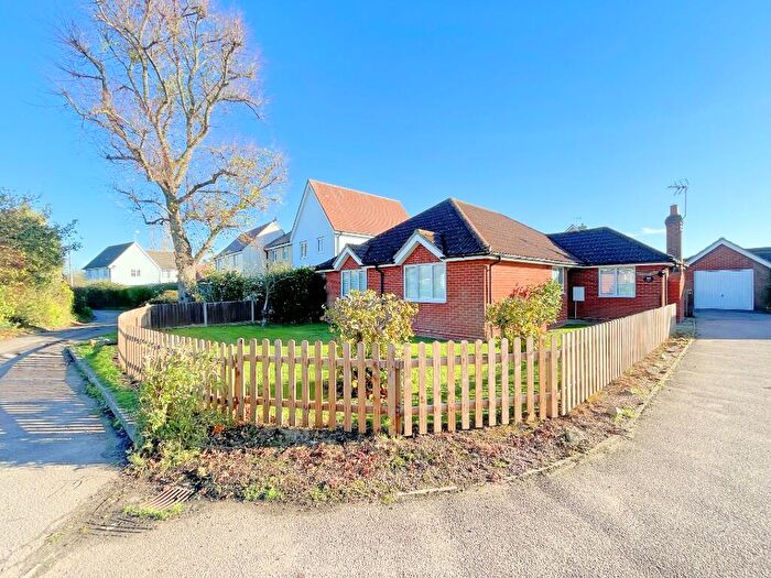 3 Bedroom Detached Bungalow For Sale In Grove Road, Tiptree, CO5