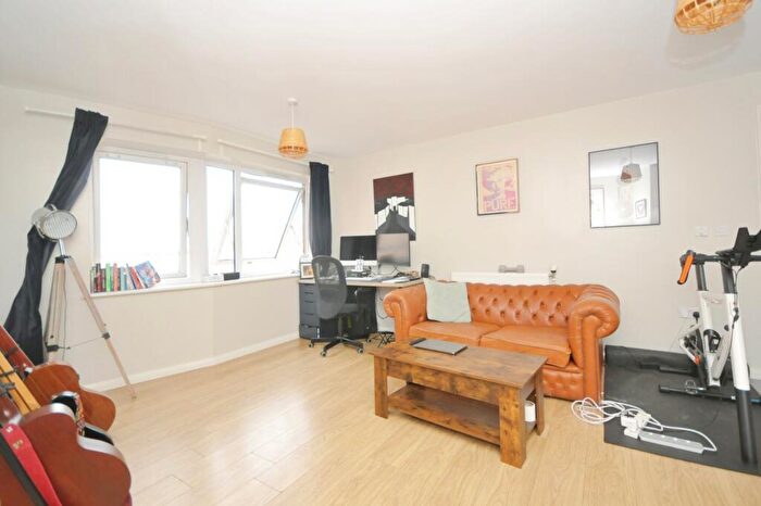 2 Bedroom Flat For Sale In Orchard Court, Bell Green, London, SE26