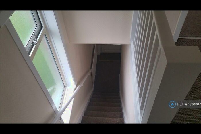 3 Bedroom End Of Terrace House To Rent In Clarence Avenue, Manchester, M45