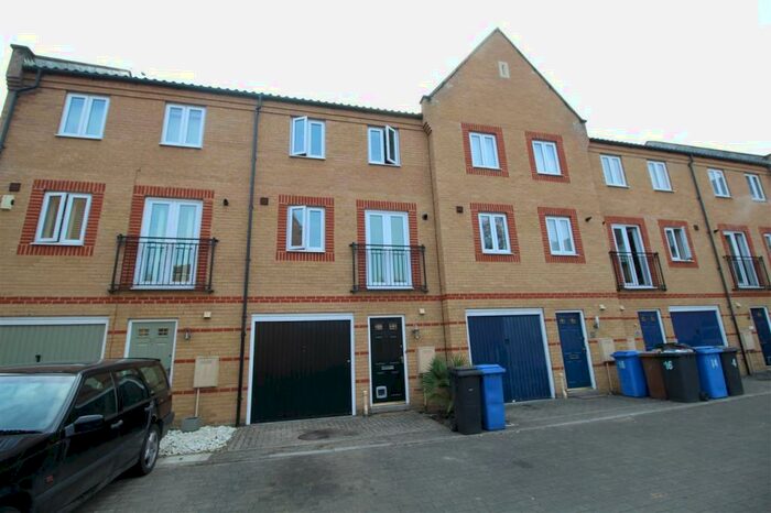3 Bedroom Town House To Rent In Sagehayes Close, Ipswich, IP2