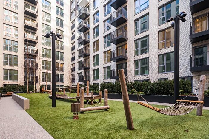 1 Bedroom Apartment To Rent In Nine Elms Lane, London, SW11
