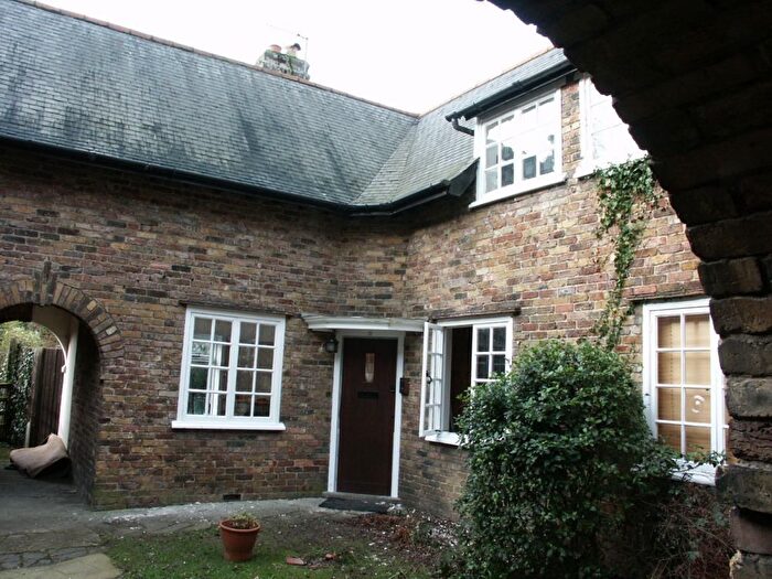 2 Bedroom Terraced House To Rent In Woodside Road, Amersham, HP6