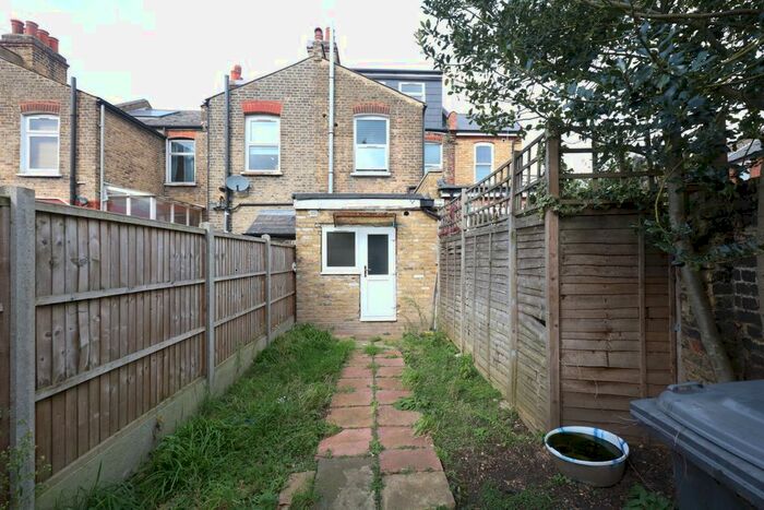 Studio To Rent In Clarence Road, London, N15