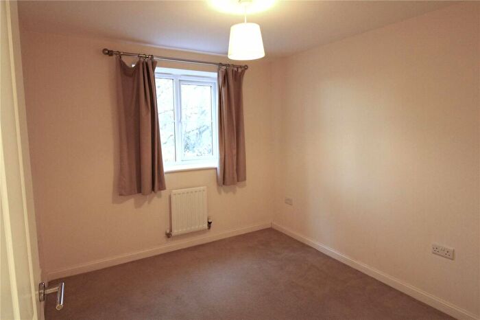 2 Bedroom Apartment To Rent In Hansen Gardens, Hedge End, Southampton, Hampshire, SO30