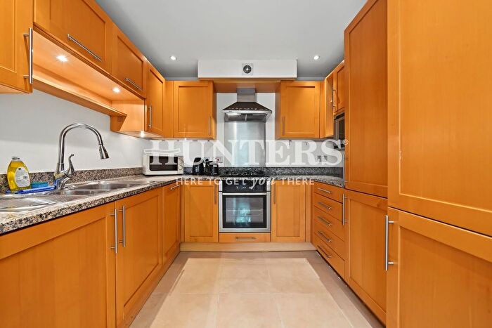 2 Bedroom Flat For Sale In Finchley Road, London, NW3
