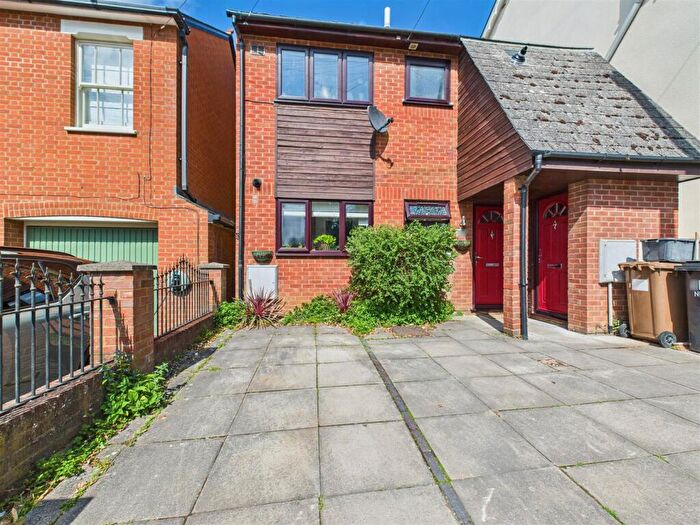 1 Bedroom Flat To Rent In Trevor Road, Hitchin, Hertfordshire, SG4