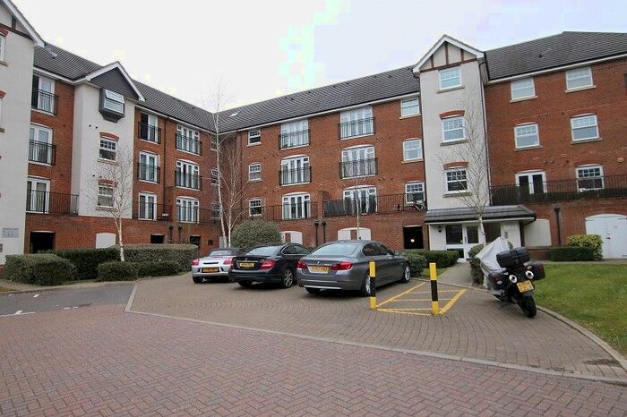 1 Bedroom Flat To Rent In Woodfield Road, Crawley, West Sussex., RH10