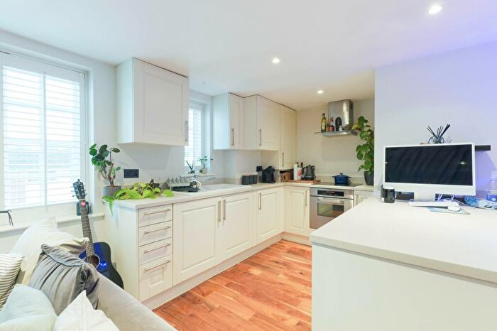 1 Bedroom Flat For Sale In Chessington Road, Ewell, Epsom, KT17
