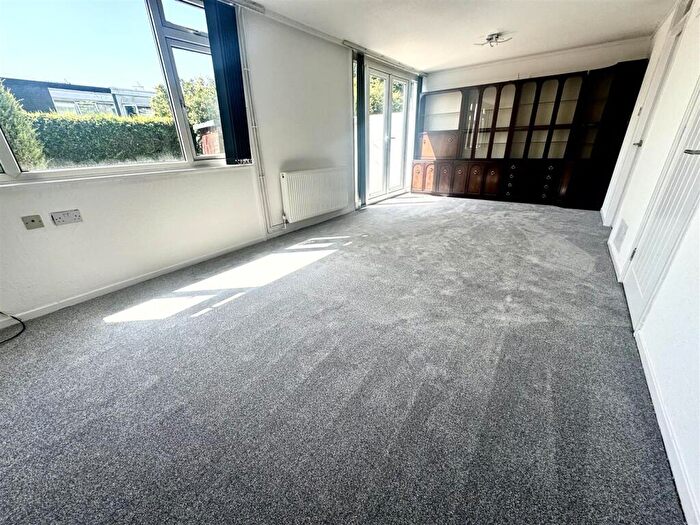 3 Bedroom Terraced House To Rent In Batemoor Walk, Sheffield, S8