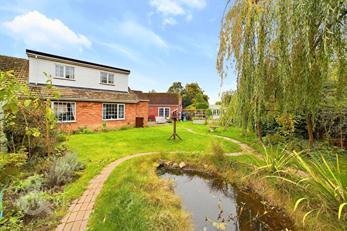 4 Bedroom Semi-Detached House For Sale In Church Close, Cantley, Norwich, NR13