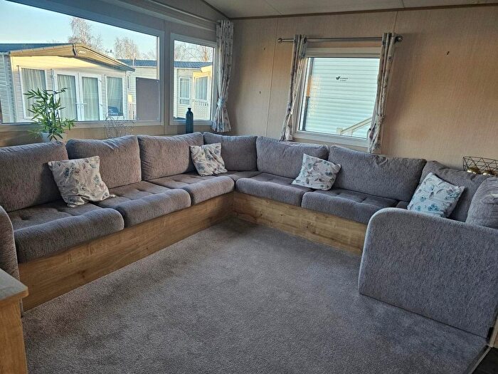 2 Bedroom Park Home For Sale In Stanford Bishop, Worcester, WR6