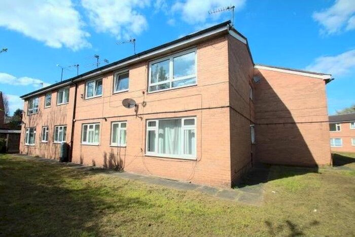 2 Bedroom Flat To Rent In Kirkby Close, South Kirkby, WF9