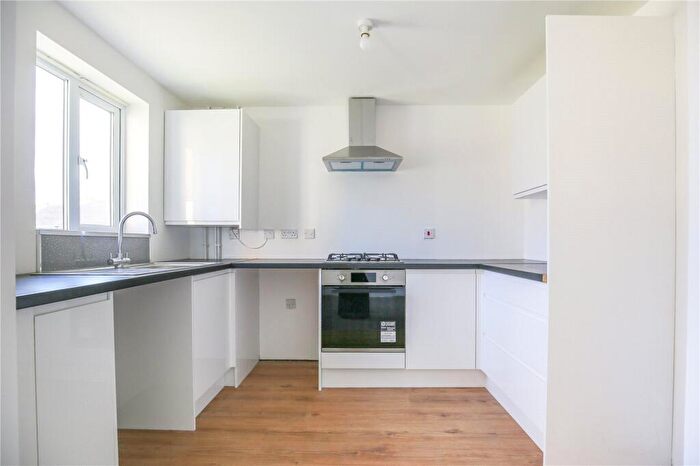 2 Bedroom Apartment For Sale In Thackeray, Horfield, Bristol, BS7