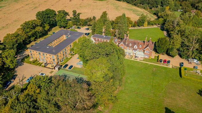 2 Bedroom Apartment To Rent In Astwick Manor, Coopers Green Lane, AL10