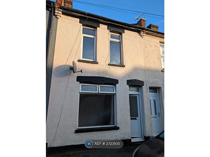 3 Bedroom Terraced House To Rent In Queen Street, Rochester, ME1