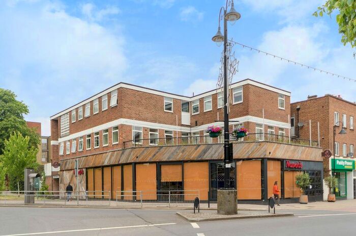 2 Bedroom Flat To Rent In High Street, New Malden, KT3