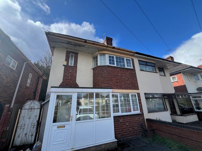 3 Bedroom House To Rent In Wolverhampton Road, Oldbury, B69