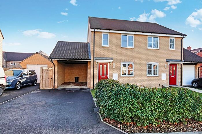 2 Bedroom Semi-Detached House To Rent In Pier Close, Colchester, CO2