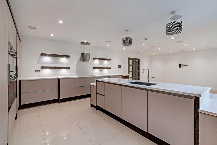5 Bedroom Detached House For Sale In De Montfort House, Haven Pastures, Henley-In-Arden, B95