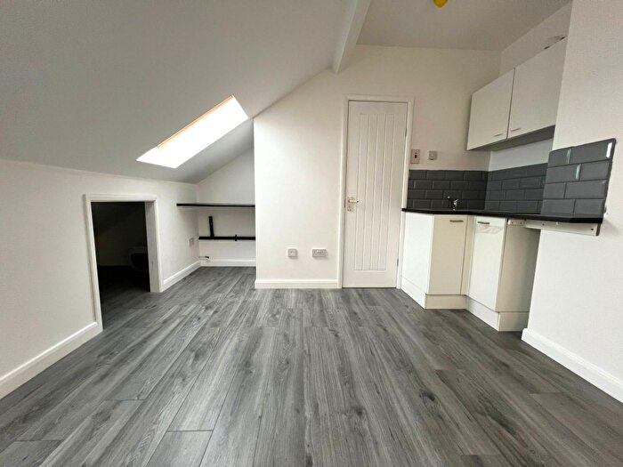 Studio To Rent In Holbrook Lane, Coventry, CV6