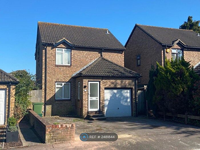 3 Bedroom Detached House To Rent In Beddington, Beddington, Croydon, CR0