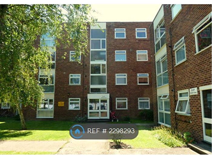 2 Bedroom Flat To Rent In Azalea Close, London, W7