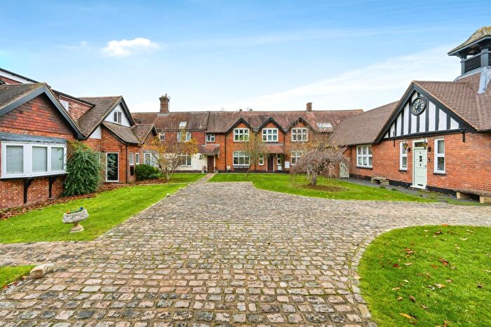 4 Bedroom Cottage For Sale In Bridle Manor, Halton, Aylesbury, HP22