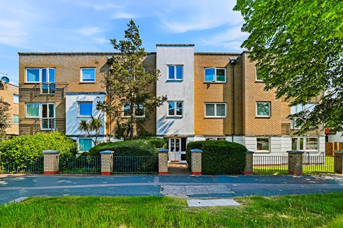 2 Bedroom Flat To Rent In London Road, Leigh-On-Sea, SS9