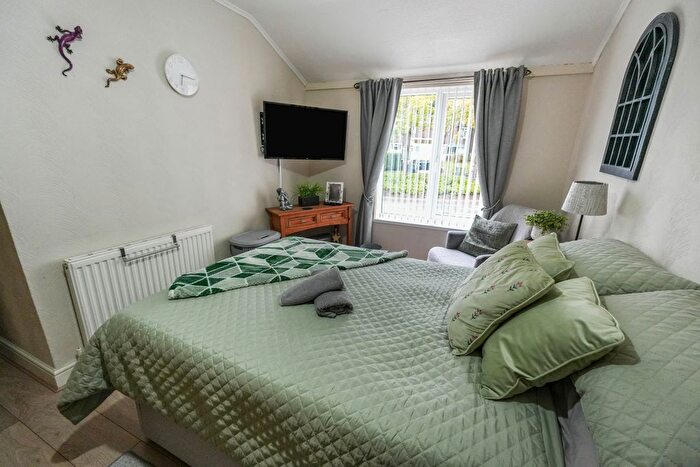 2 Bedroom Terraced House For Sale In Barlow Close, Rubery, B45