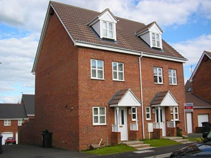3 Bedroom House To Rent In Middlemore, NN11