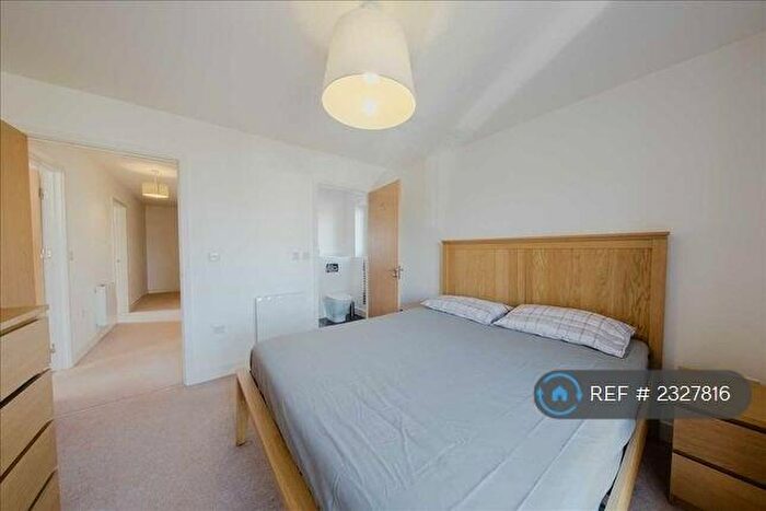 2 Bedroom Flat To Rent In Bessemer Lodge, Oakgrove, Milton Keynes, MK10