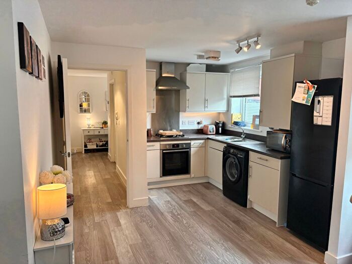 2 Bedroom Flat For Sale In Nuffield Way, Basingstoke, Hampshire, RG24