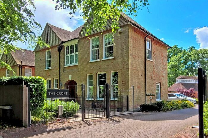 2 Bedroom Flat For Sale In Croft Close, Sevenoaks, Kent, TN13