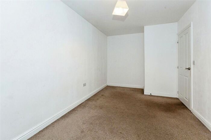 2 Bedroom Flat For Sale In Chadwick Road, Slough, Berkshire, SL3