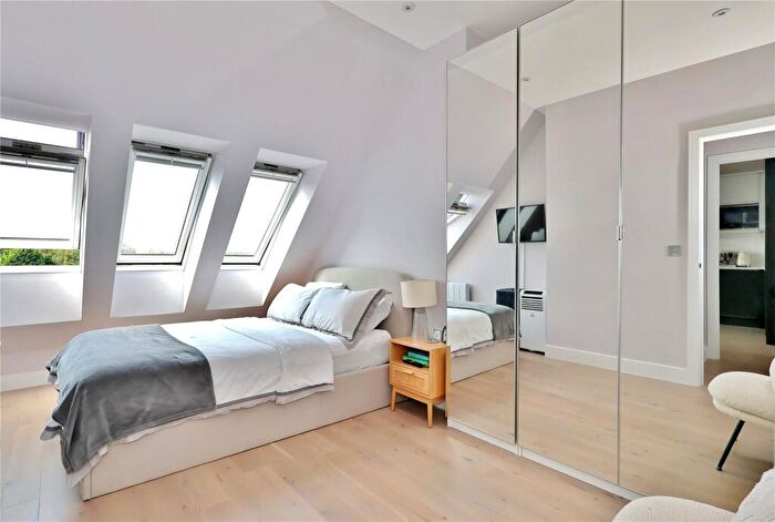 1 Bedroom Apartment For Sale In Albert Drive, Woking, Surrey, GU21