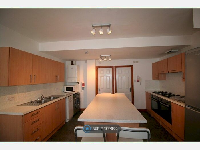 8 Bedroom Terraced House To Rent In Brailsford Road, Manchester, M14