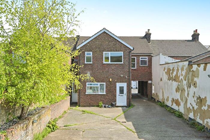 1 Bedroom Flat For Sale In Edward Street, Dunstable, Bedfordshire, LU6