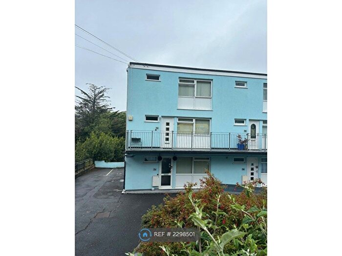 2 Bedroom Flat To Rent In Claire Court, Torquay, TQ1