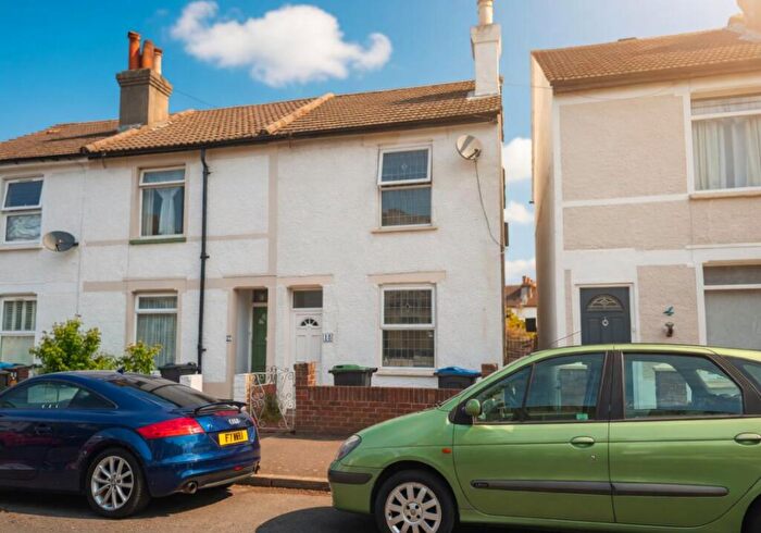 3 Bedroom End Of Terrace House For Sale In Jarvis Road, South Croydon, Surrey, CR2