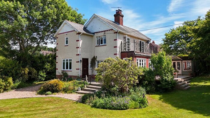 4 Bedroom Detached House For Sale In The Common, Woodgreen, Fordingbridge, SP6