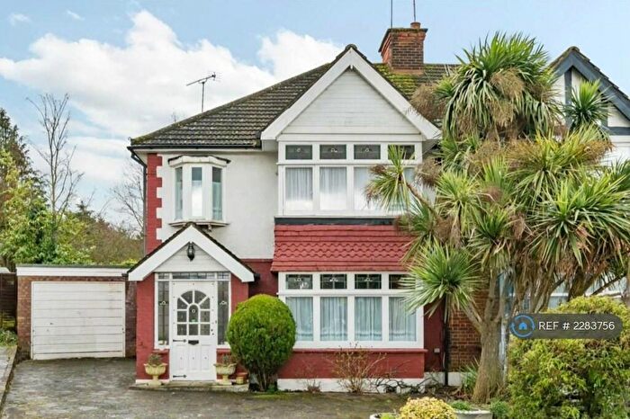 5 Bedroom Semi-Detached House To Rent In Kingsway, Wembley, HA9