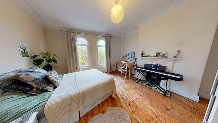 3 Bedroom Apartment To Rent In The Crescent, Hyde Park, Leeds, LS6