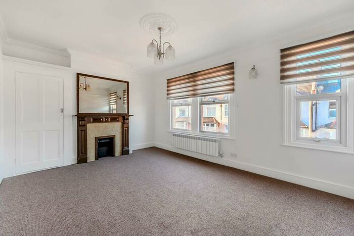 4 Bedroom Semi-Detached House To Rent In Crusoe Road, Tooting, Mitcham, CR4