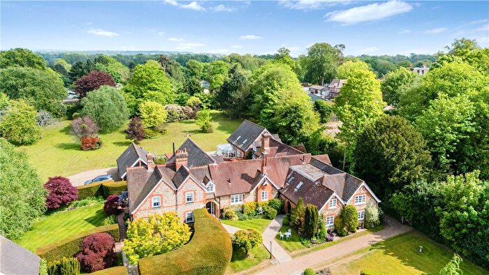 3 Bedroom End Of Terrace House For Sale In High Road, Chipstead, Coulsdon, Surrey, CR5