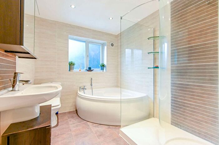 5 Bedroom Detached House For Sale In Kirby Close, Northwood, HA6
